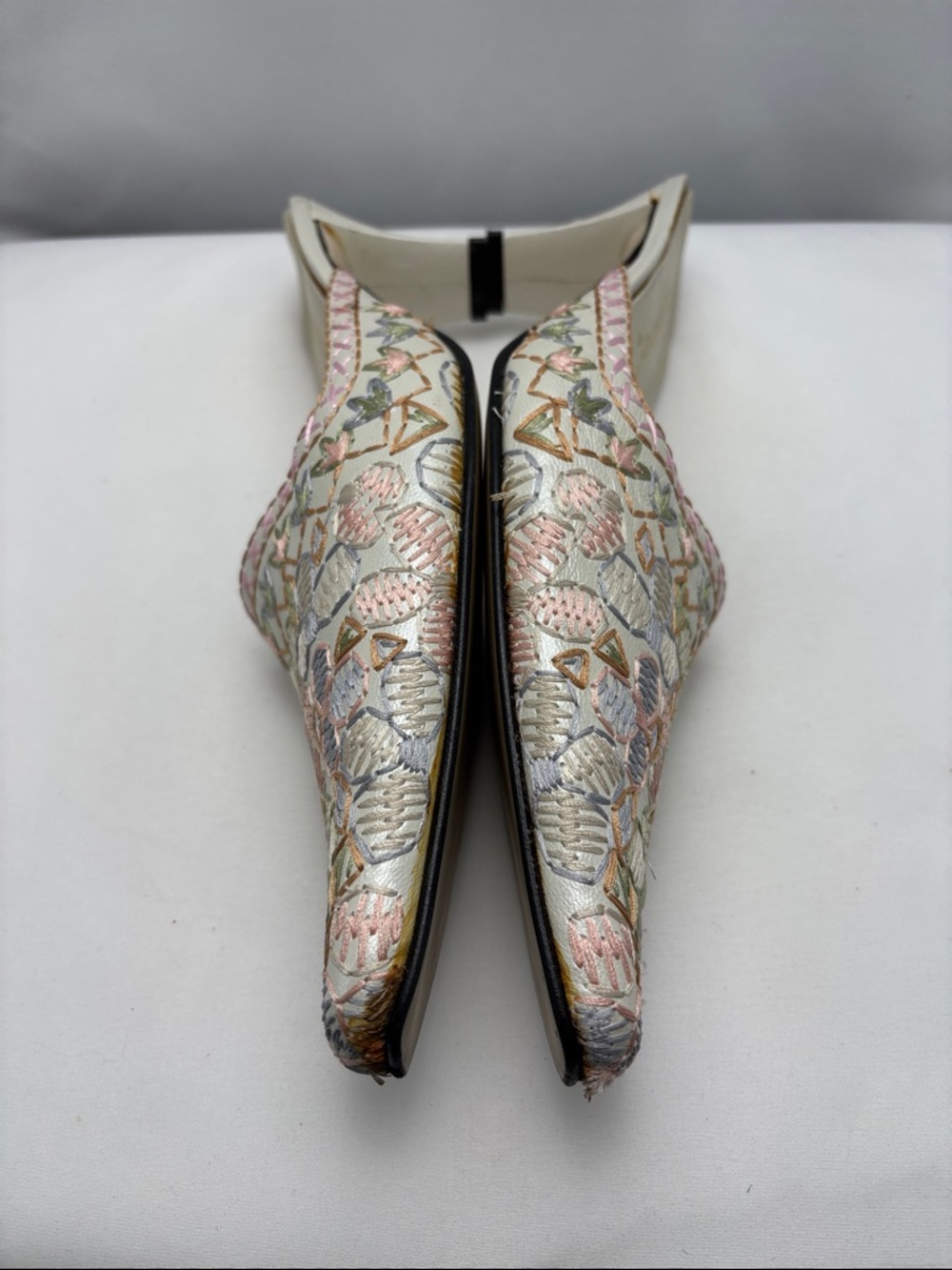 J.Renee Women’s Sz9.5 Pastel Floral‎ Embroidered Pointed-Toe Kitten Heels #0293